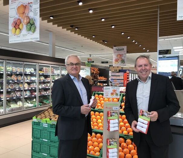 En la imagen de izquierda a derecha: José Juan Fornés (director general de Supermercados Masymas) y Juan Rolser (presidente de Rolser).
