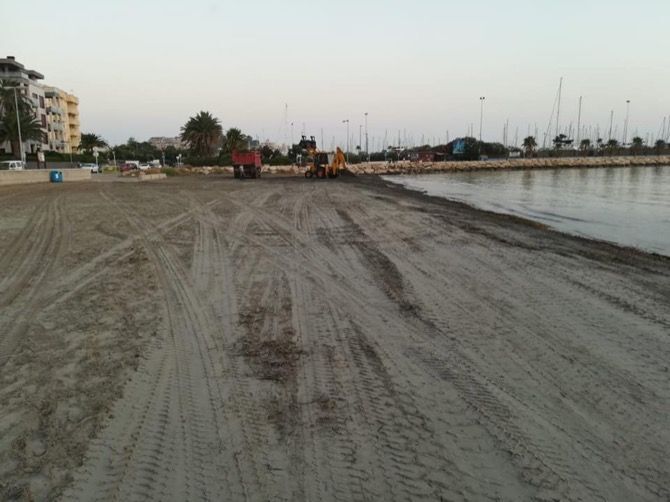 Las m&aacute;quinas trabajando en la Marineta Cassiana