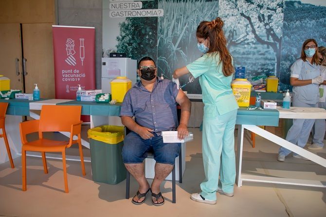 Campaña de vacunación contra la gripe y el Covid