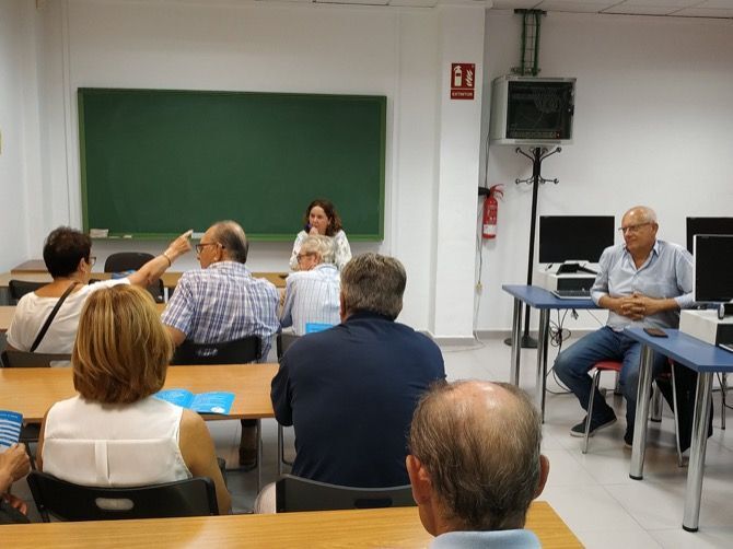 Archivo. Una de las reuniones de los concejales de barrio