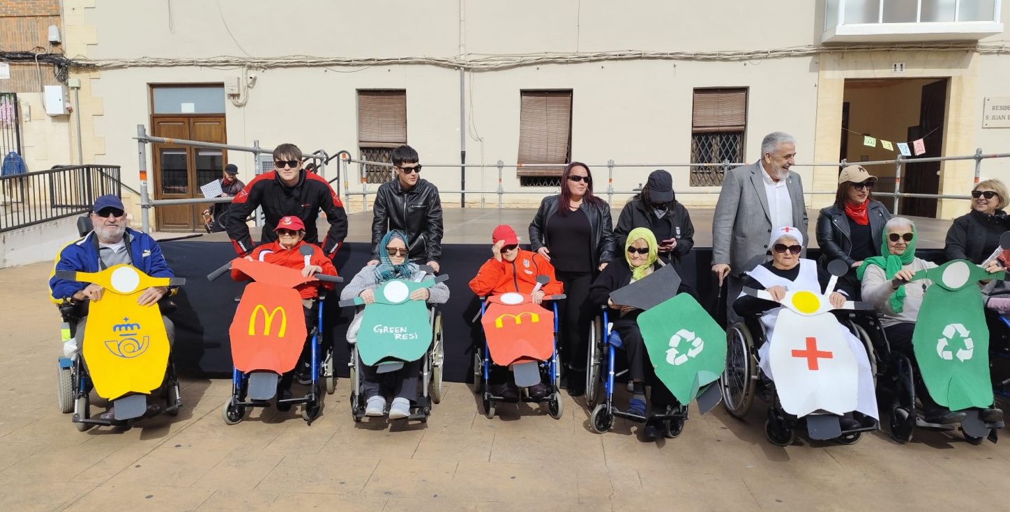 Pego celebra un Carnaval intergeneracional con escolares y mayores como protagonistas