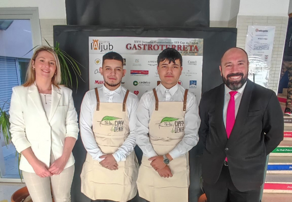 El CIPFP de Dénia arrasa en las jornadas Gastroterreta con el cóctel ‘Golden Tropical’