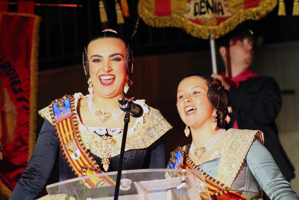 Paula Argudo y Elia Lull prenden la mecha de les Falles 2026 en La Crida