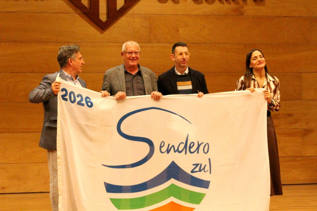 Dénia recibe la bandera Sendero Azul 2026 para el paseo litoral de Les Rotes