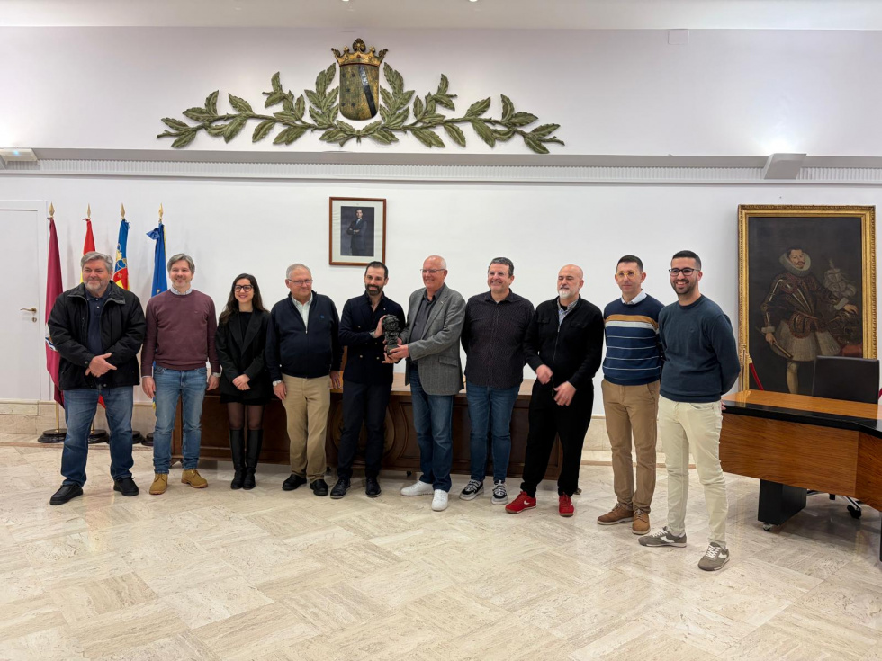 Dénia recibe a Carlo d’Ursi, ganador del Goya 2026 al mejor cortometraje documental por 'El Santo'