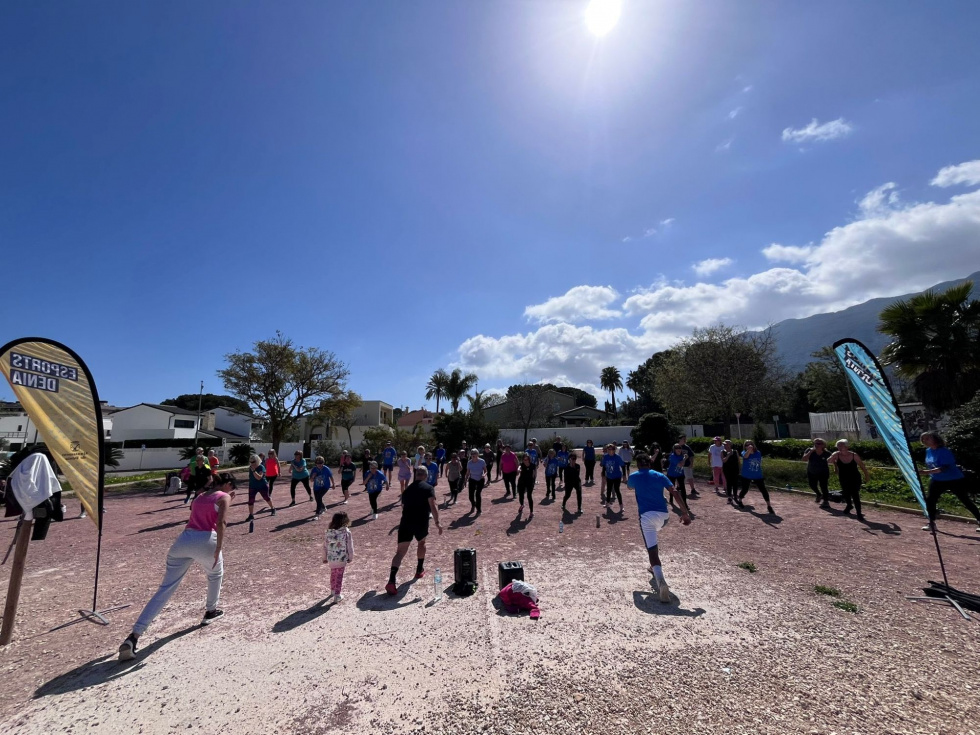 ‘Esports als barris’ incorpora juegos infantiles en Dénia y promueve el deporte intergeneracional