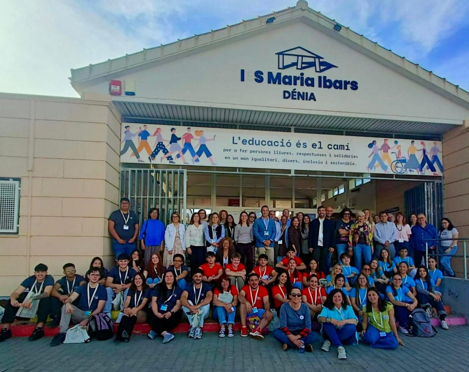 El I Hackathon Intercentros Marina Alta reúne en Dénia a alumnado y empresas en torno a retos reales