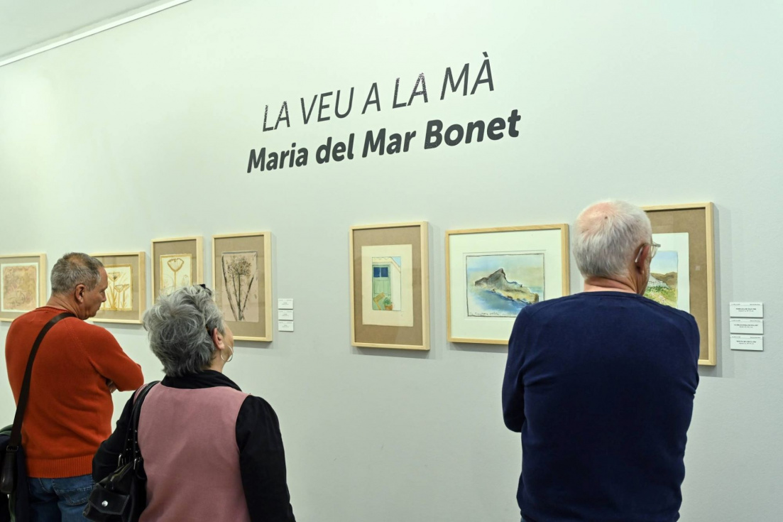 Dénia acoge hoy un encuentro con Maria del Mar Bonet en torno a su exposición “La veu a la mà”
