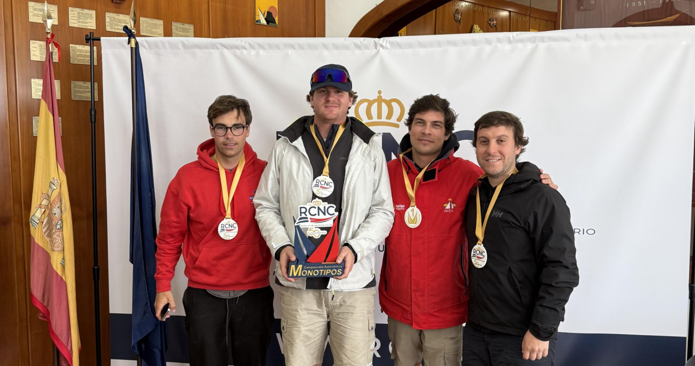 El Real Club Náutico de Dénia arranca con victoria el circuito autonómico de monotipos