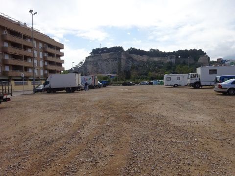 El solar de la avenida Miguel Hernández que acogerá la futura comisaría de Policía Nacional y el segundo centro de salud