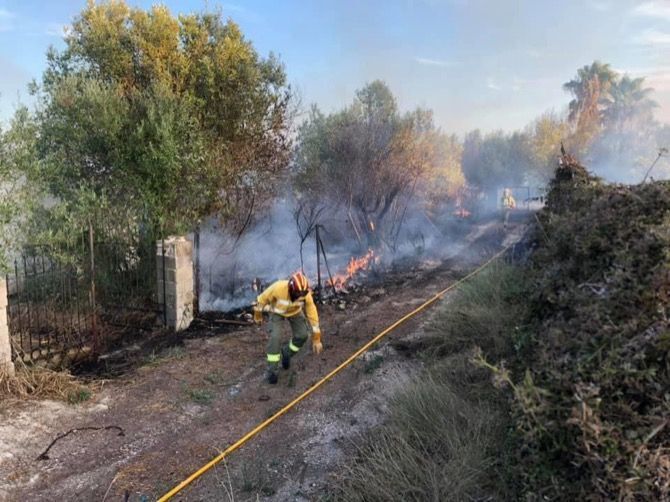 Una imagen del incendio de ayer en Xàbia. Foto: Protección Civil Xàbia