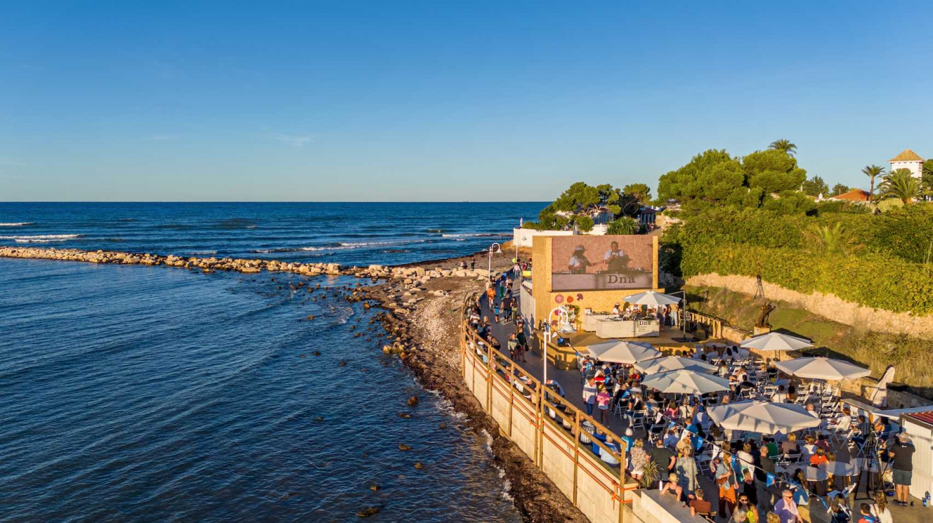 D*na Festival 2026 avanza su programación con catas, talleres y cerca de medio centenar de puestos frente al mar