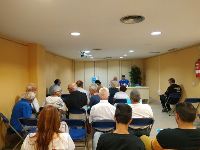 Archivo. Una de las reuniones de los concejales de Barrio. Foto: Facebook Participa Dénia