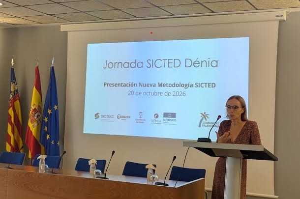 Dénia presenta los cambios del programa de calidad turística SICTED, que apuesta por la digitalización y la sostenibilidad