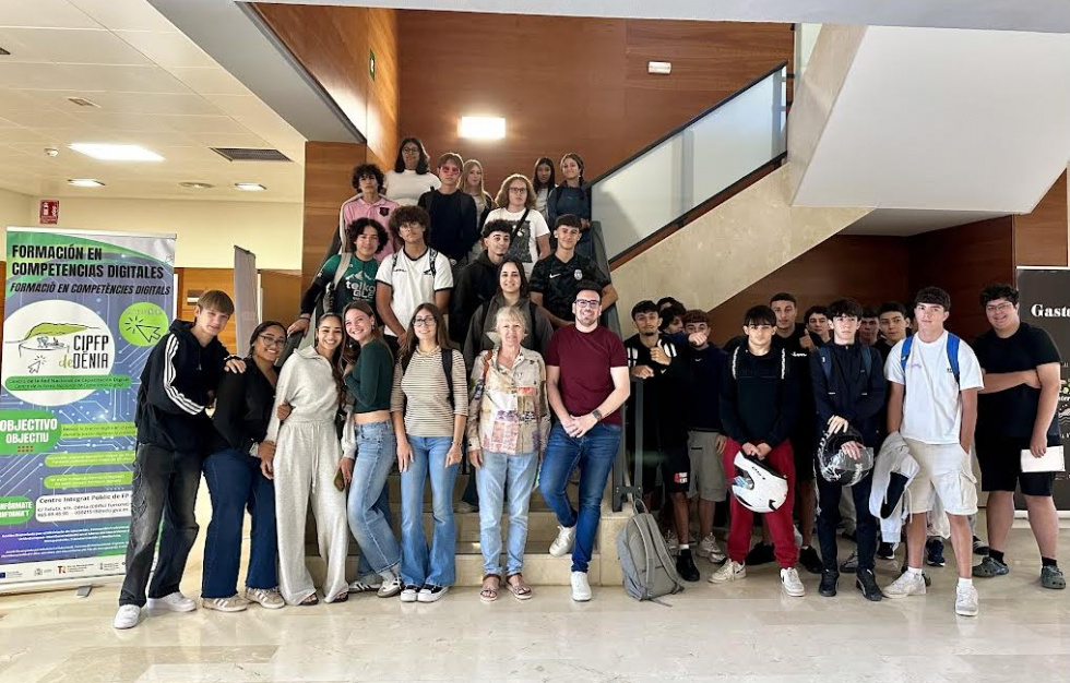 Cerca de 50 estudiantes de Hostelería de Dénia se forman para prevenir riesgos relacionados con el consumo de alcohol y drogas