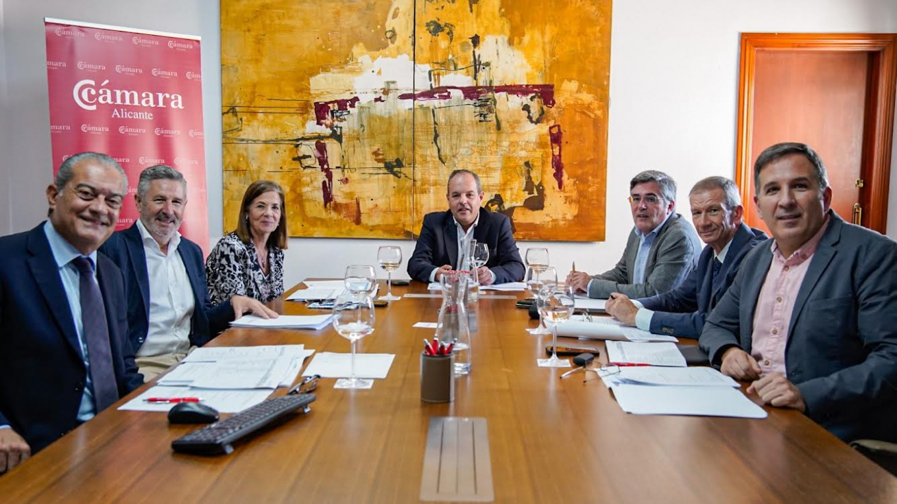 Reunión fallo del jurado de los Premios Cámara de Alicante 2024