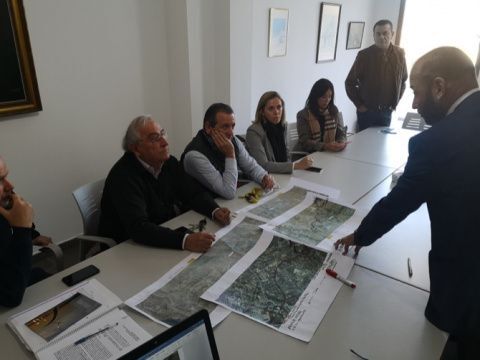 La reunión de la directiva del CEDMA en la que se debatieron sus alegaciones al estudio de viabilidad del tren de la Costa