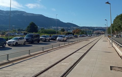 Las vías del tren en Dénia, en una imagen tomada este martes