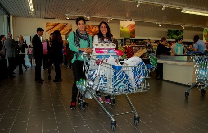 Sofía y Raquel dos clientes habituales de ALDI en Ondara